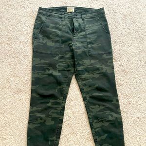 Sanctuary. Size 31. Green camo.